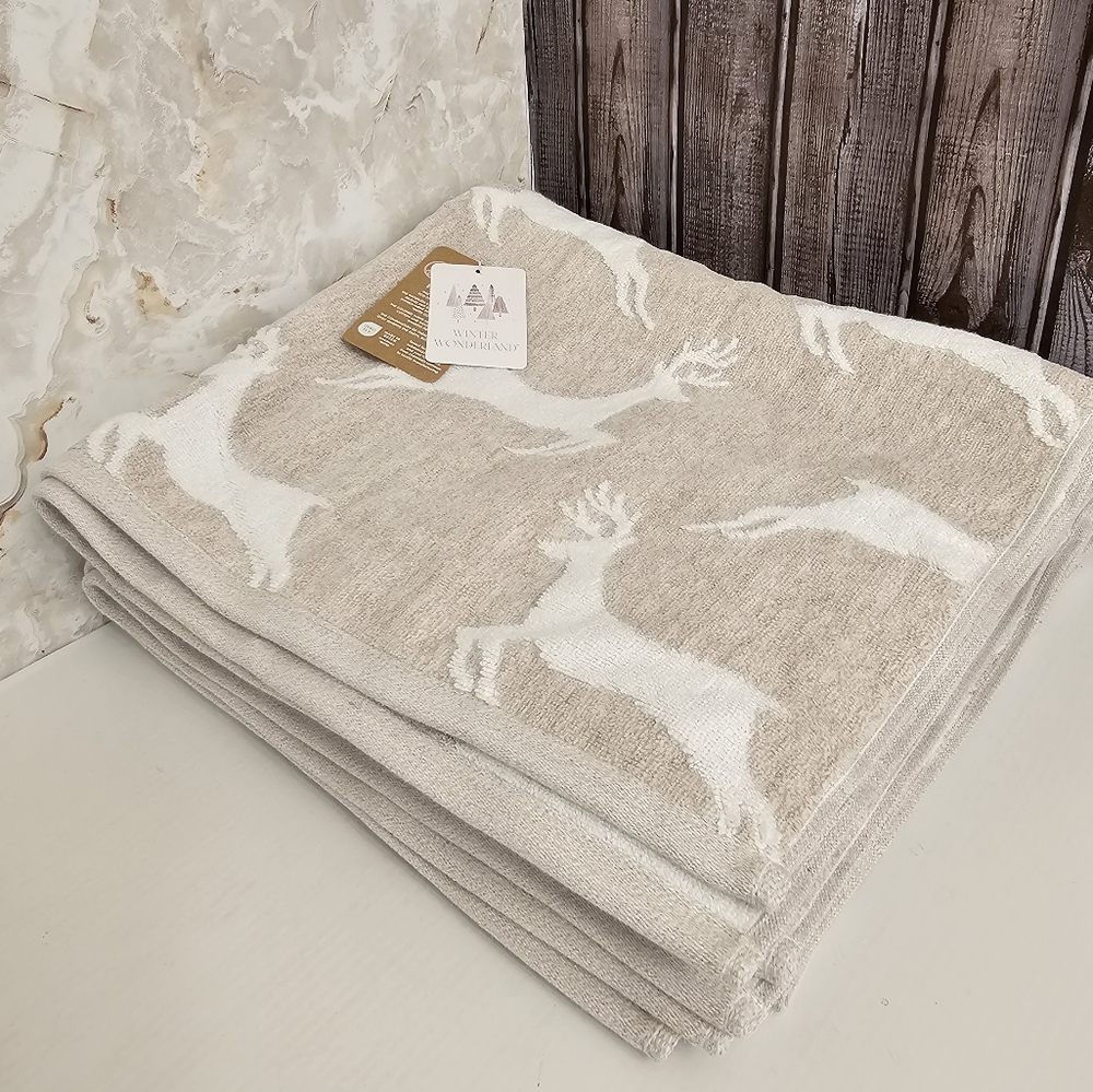 Winter Wonderland Reindeer Bath Towel Hand Towel Set